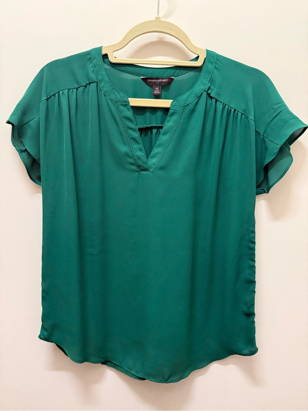 Banana Republic Emerald Green Split-Neck Short Sleeve Blouse